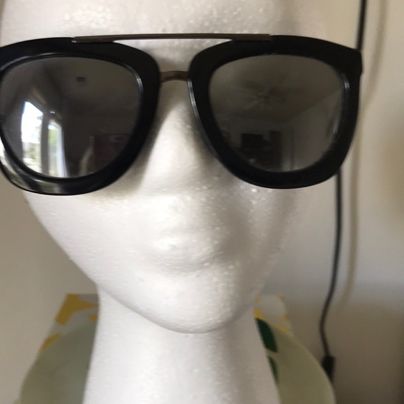 Sunglasses - Picture 4 of 5